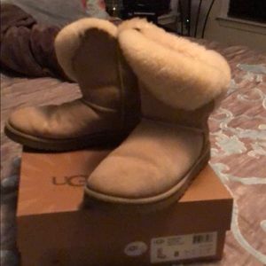 Bailey button uggs